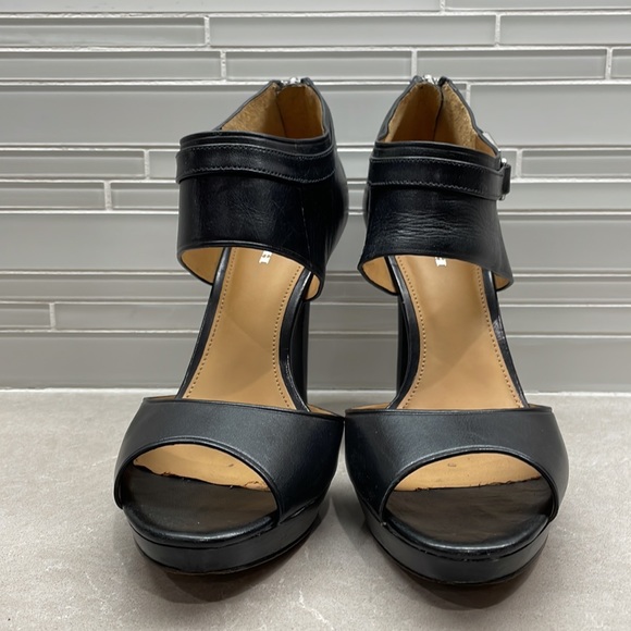 Coach Black Heels - size 7 - Picture 4 of 7